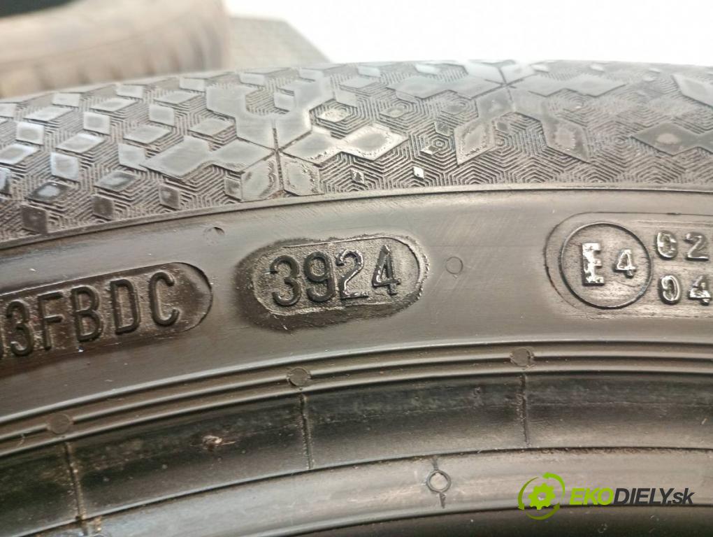--- ---      PNEUMATIKA: zima 2X 215/55 17" CONTINENTAL
