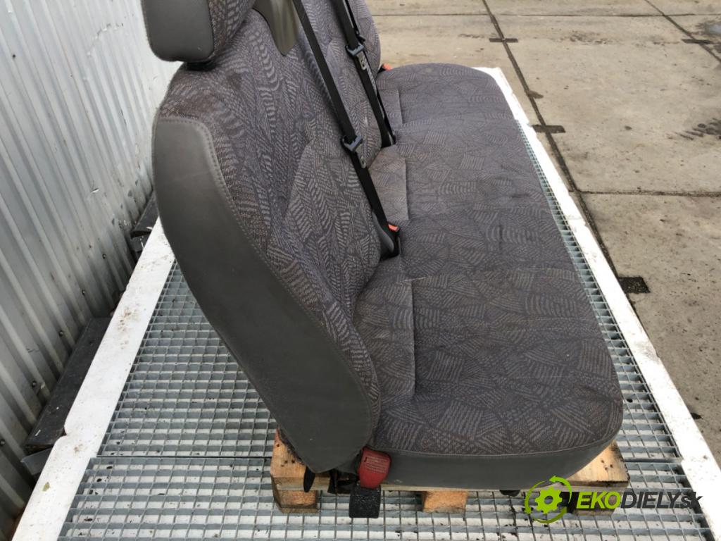 FORD TRANSIT IV Autobus 2004 92 kW 2.0 TDCi (F_F_, F_E_, F_G_) 1998 Sedadlo druhý rad