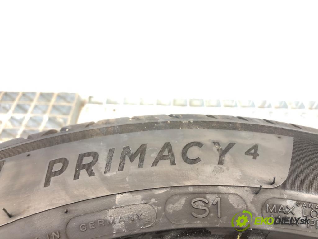 --- --- PNEUMATIKA: 2X 215/55 17" MICHELIN
