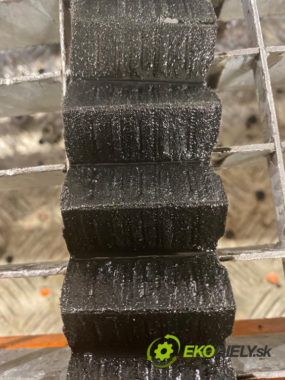 SUZUKI JIMNY III samochód terenowy zamknięty 2009 63 kW 1.5 DDiS 4x4 1461 Motor K9K266 (Motor)