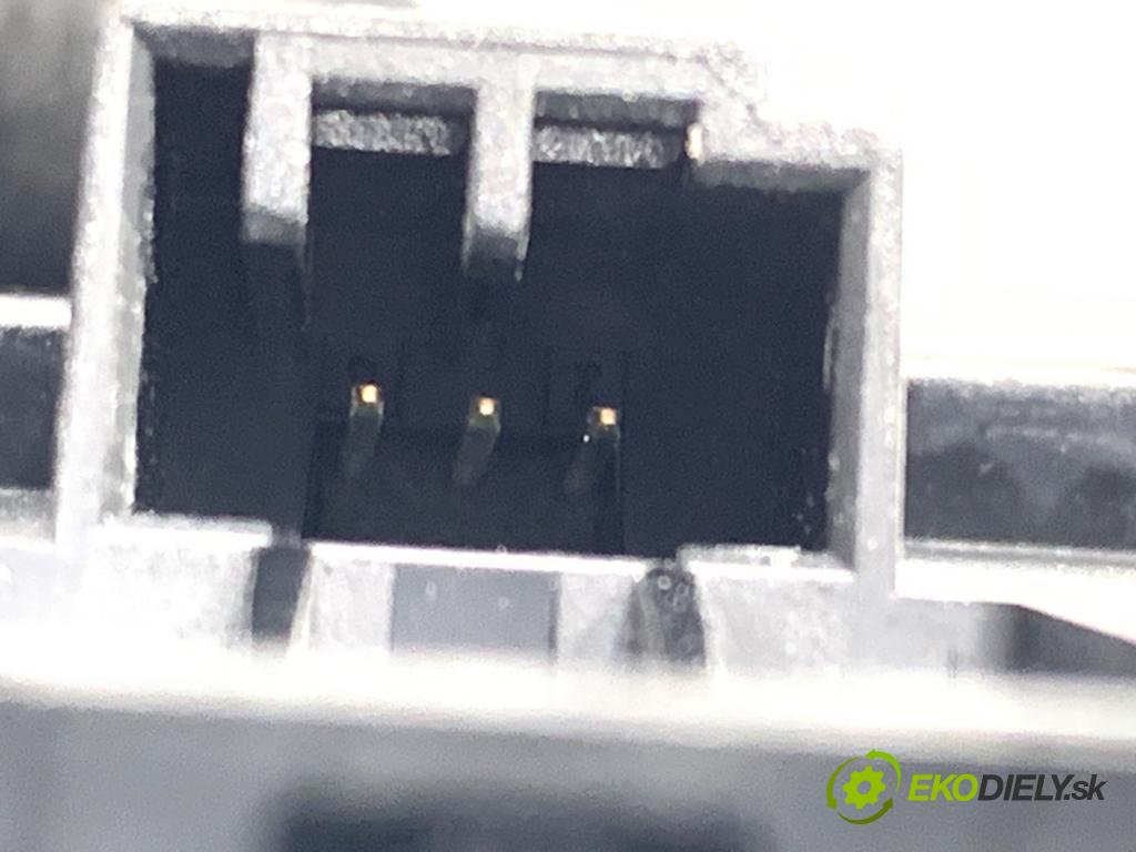 VOLVO S80 II sedan 2006 232 kW 4.4 V8 AWD 4414 Prepínač okien 8697256 (Prepínacie páčky pod volantom)