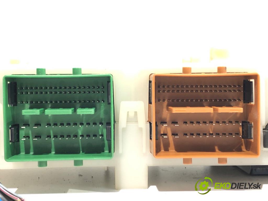 VOLVO S80 II sedan 2006 232 kW 4.4 V8 AWD 4414 Modul BSI 6G9T-14C256-GF (Poistková skrinka)