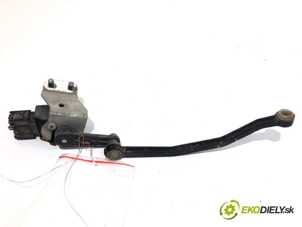 VOLVO S80 II sedan 2006 232 kW 4.4 V8 AWD 4414 Snímač XENON  (Snímač)