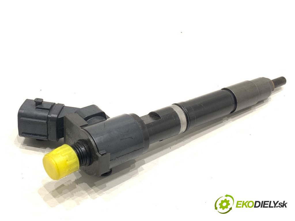 VOLVO V90 II Kombi 2018 110 kW D3 1969 vstřikovač VEA132370010CAA 31336878 (Vstřikovač paliva)