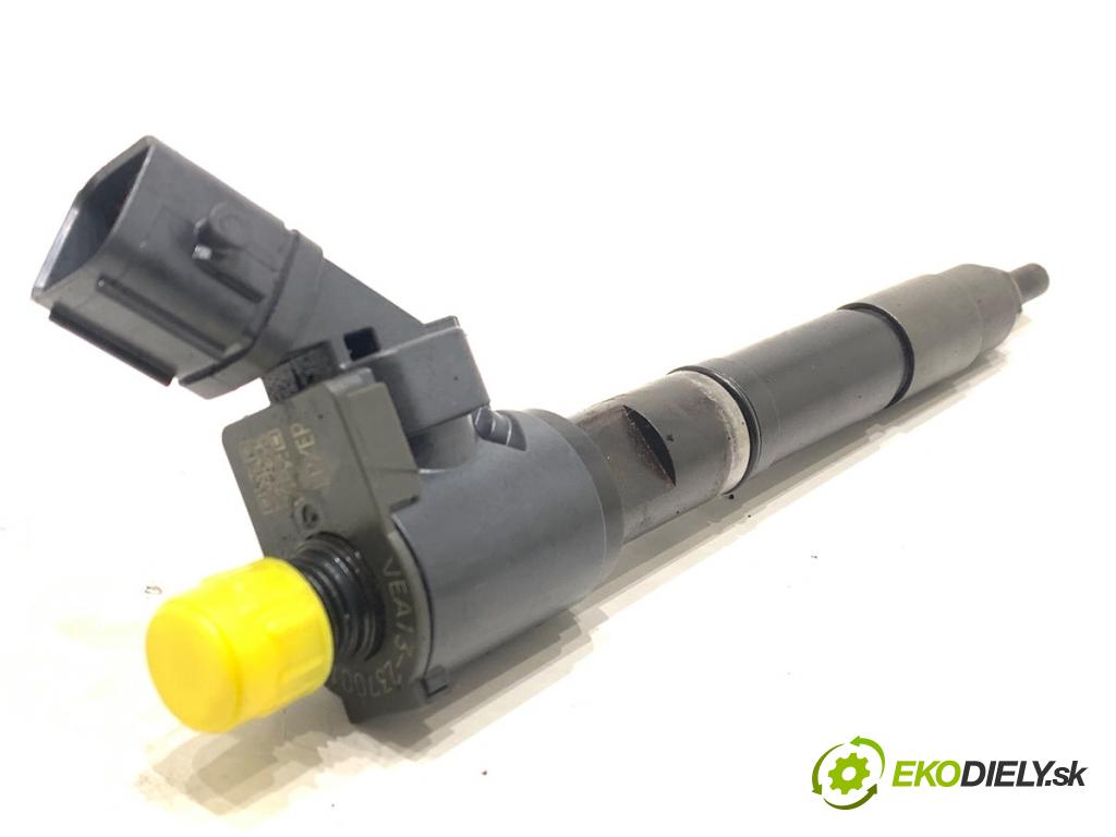 VOLVO V90 II Kombi 2018 110 kW D3 1969 vstřikovač VEA132370010CAA 31336878 (Vstřikovač paliva)