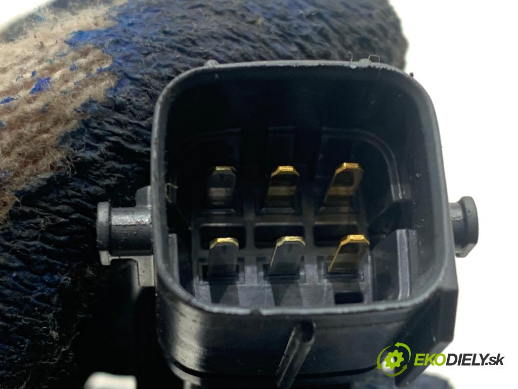 VOLVO V90 II Kombi 2018 110 kW D3 1969 vstřikovač VEA132370010CAA 31336878 (Vstřikovač paliva)