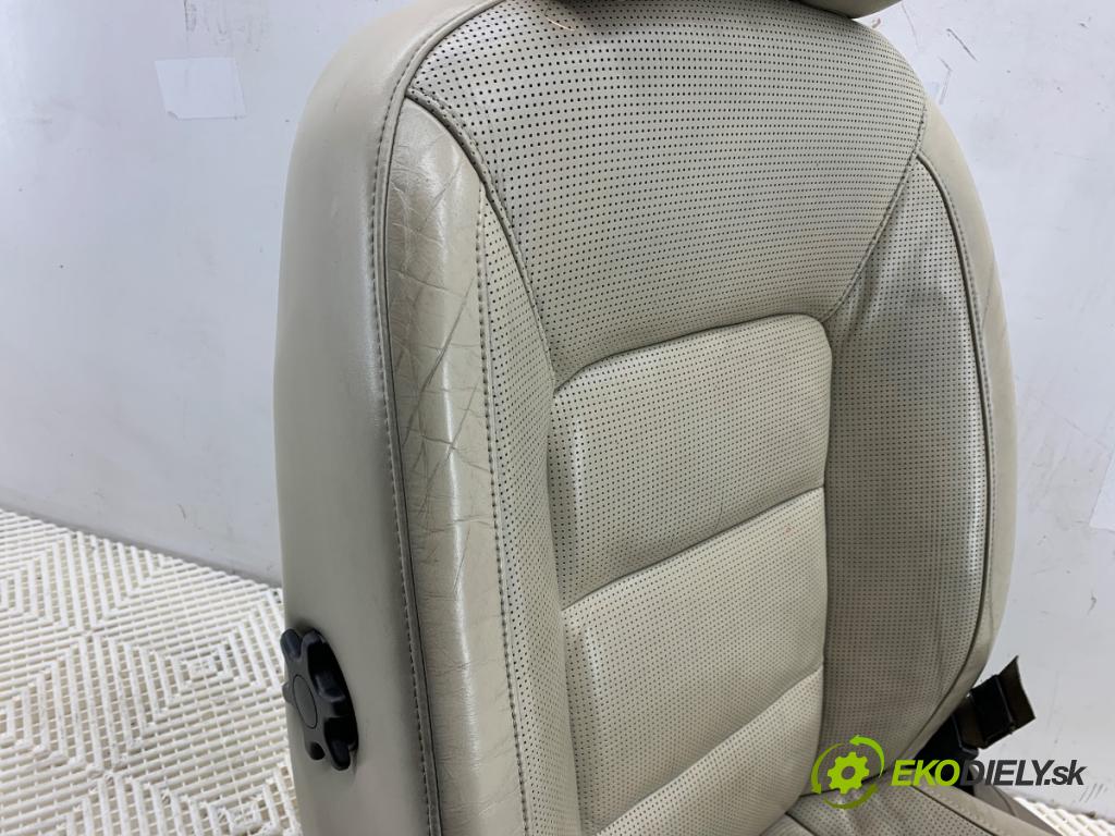VOLVO S80 II sedan 2006 232 kW 4.4 V8 AWD 4414 Sedadlo ľavy predný