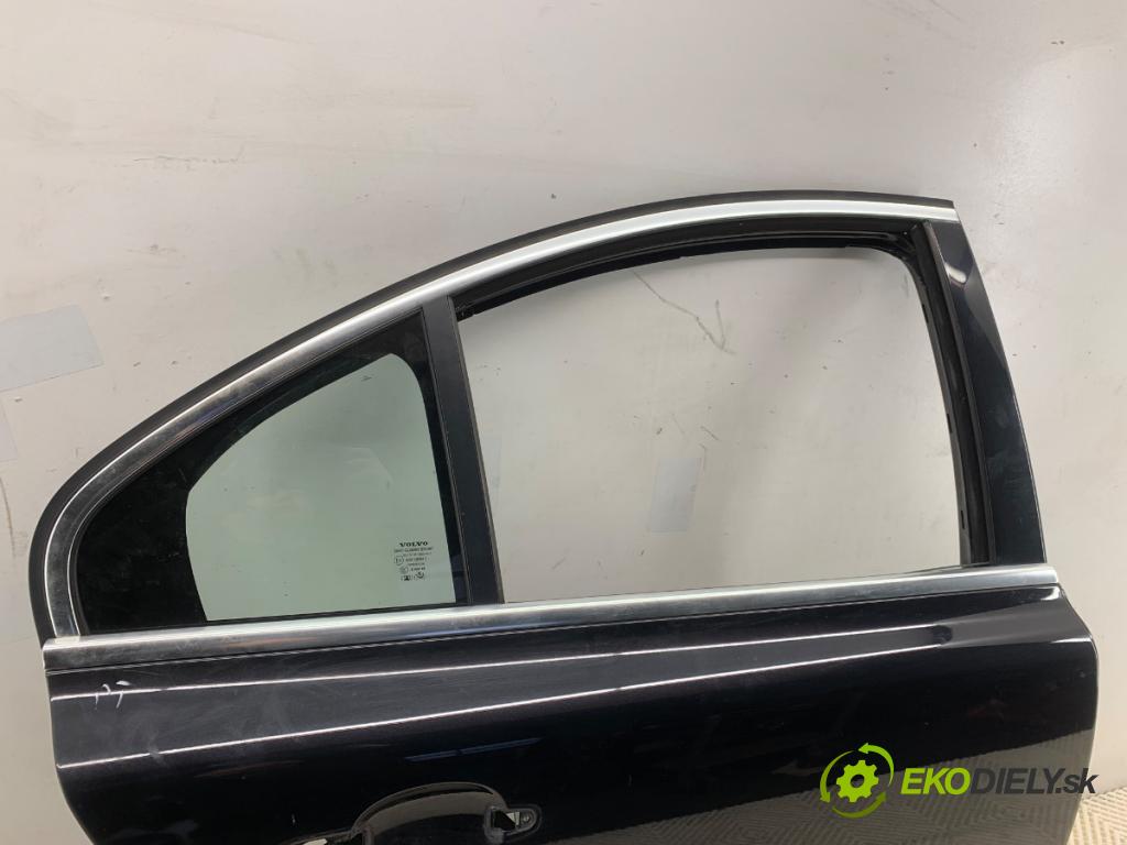 VOLVO S80 II sedan 2006 232 kW 4.4 V8 AWD 4414 dveře pravý zadní část
