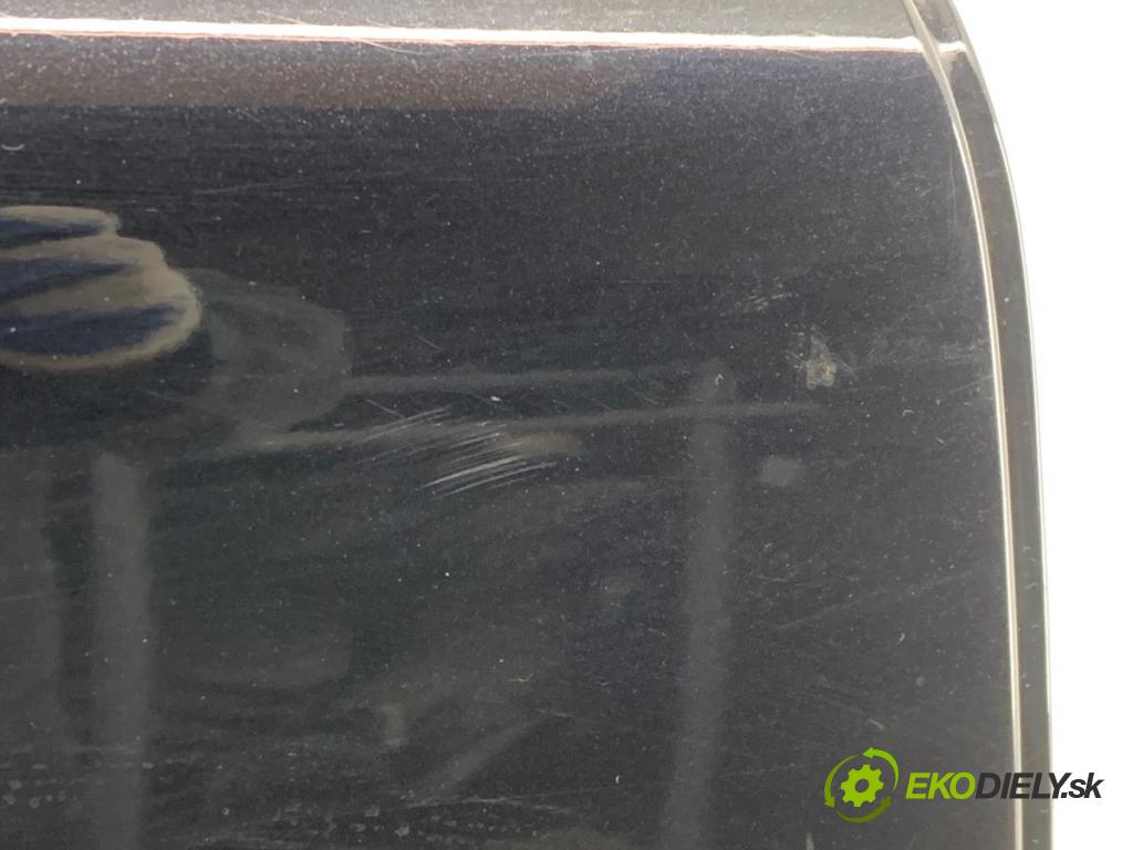 VOLVO S80 II sedan 2006 232 kW 4.4 V8 AWD 4414 dveře pravý zadní část
