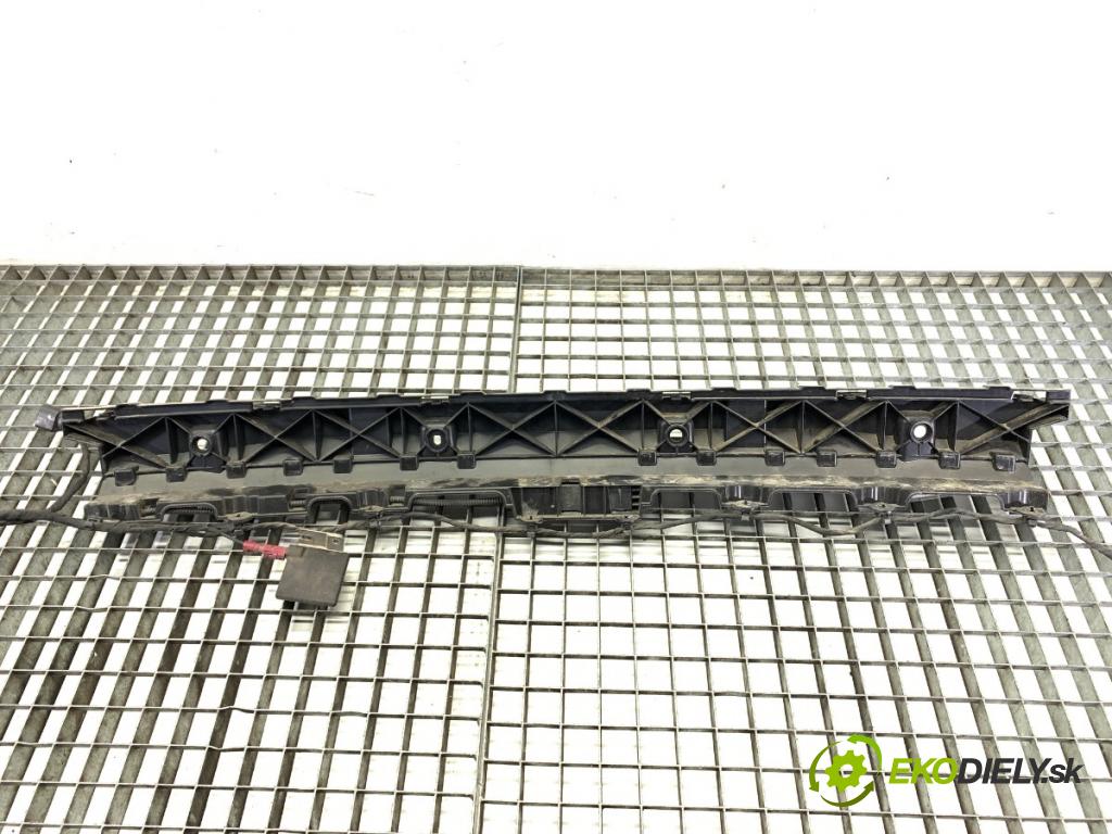 VW T-ROC SUV 2019 110 kW 2.0 TDI 1968 výztuha nárazníka zadní část 2GA807863A (Zadní výztuha)