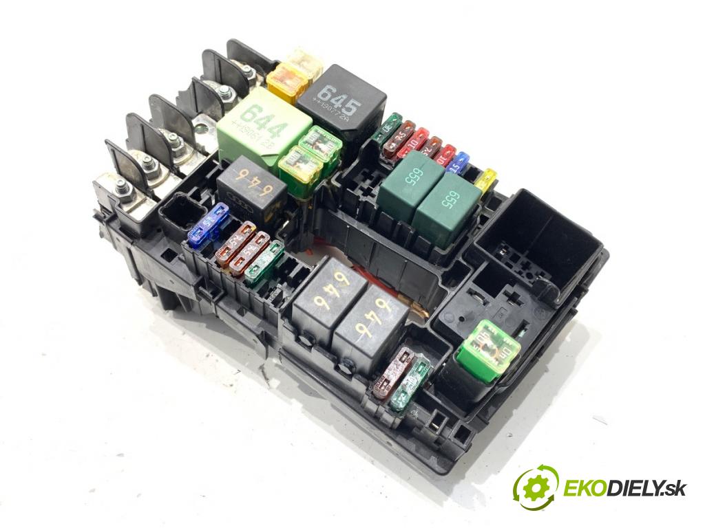 VW T-ROC SUV 2019 110 kW 2.0 TDI 1968 skříňka poistková 5Q0937125G (Pojistková skříňka)