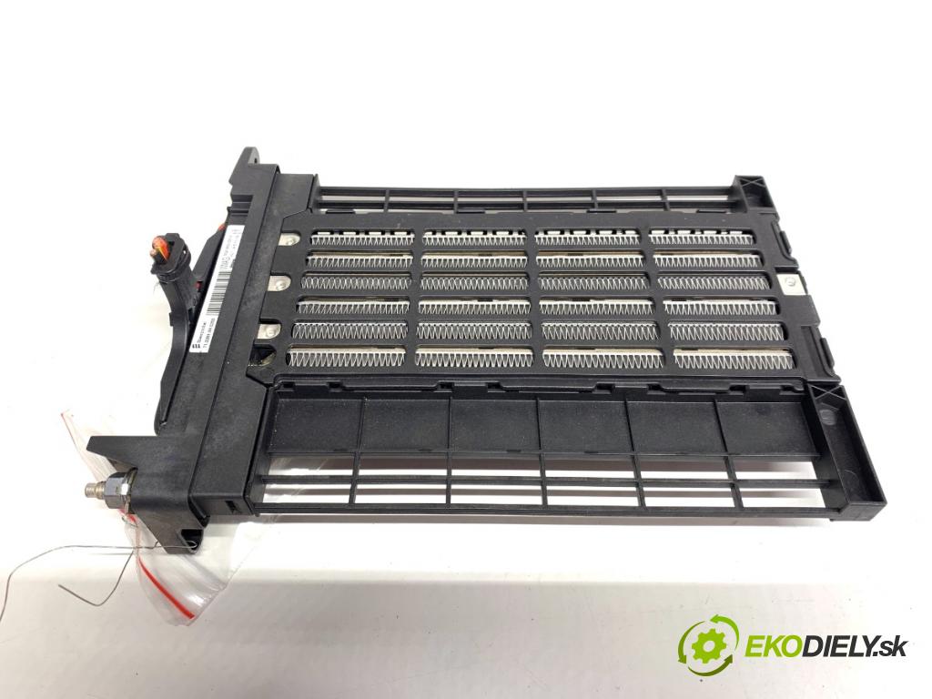 VW T-ROC SUV 2019 110 kW 2.0 TDI 1968 topné těleso radiátor topení 5Q0963235E (Radiátor topení)