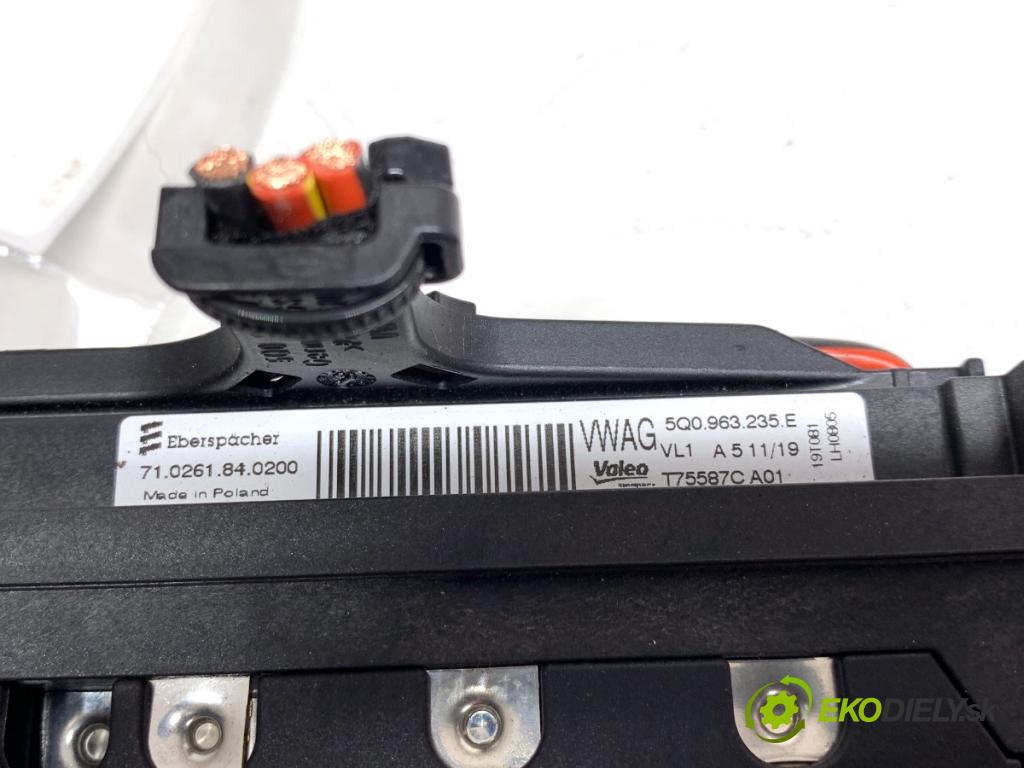 VW T-ROC SUV 2019 110 kW 2.0 TDI 1968 topné těleso radiátor topení 5Q0963235E (Radiátor topení)