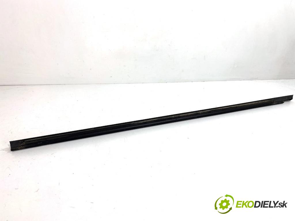 VW T-ROC SUV 2019 110 kW 2.0 TDI 1968 Lišta Sbírání: predný pravy