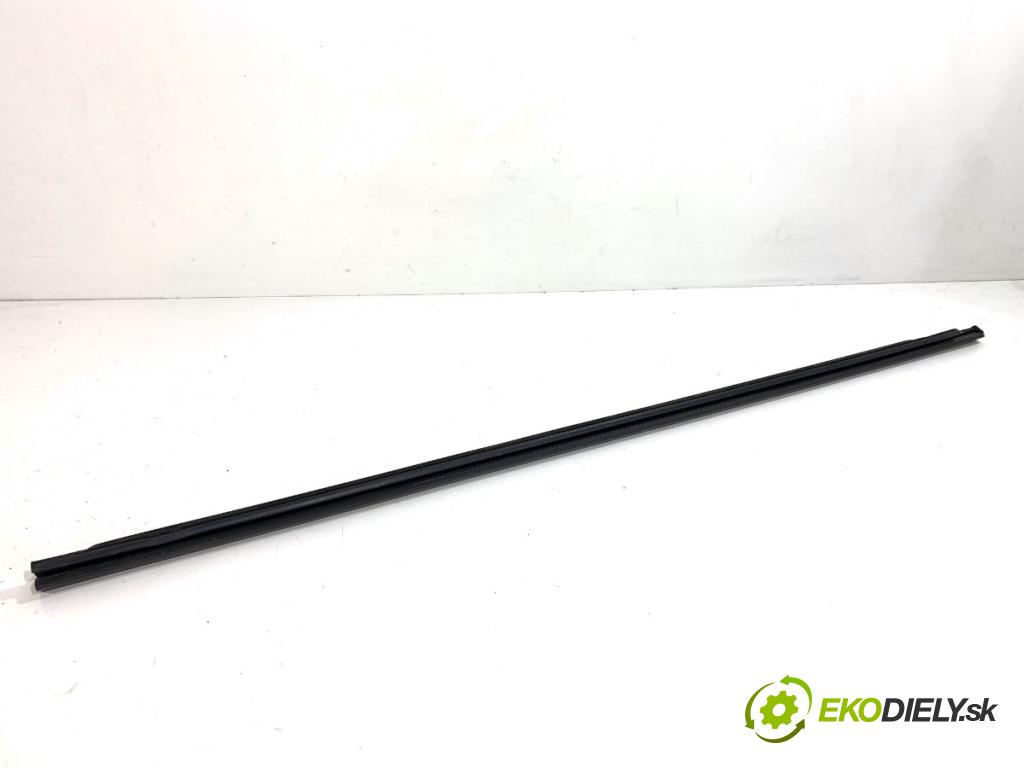 VW T-ROC SUV 2019 110 kW 2.0 TDI 1968 Lišta Sbírání: predný pravy