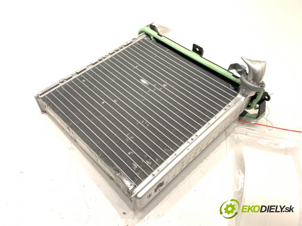 VW T-ROC SUV 2019 110 kW 2.0 TDI 1968 topné těleso radiátor topení 5Q0819031B (Radiátor topení)