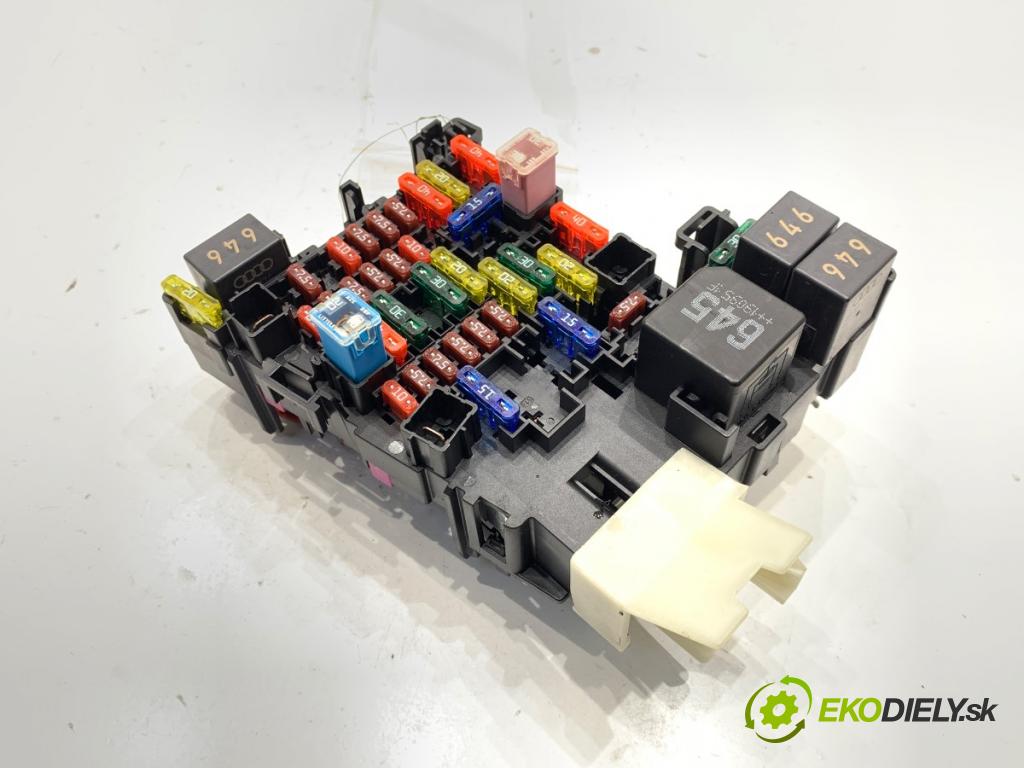 VW T-ROC SUV 2019 110 kW 2.0 TDI 1968 skříňka poistková 5Q0937615C (Pojistková skříňka)