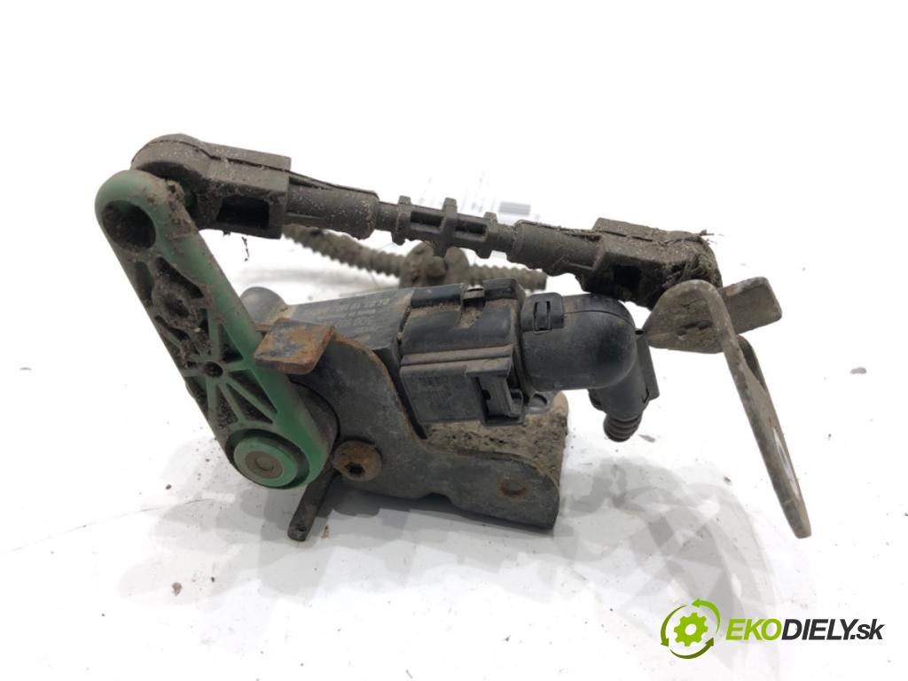 VW T-ROC SUV 2019 110 kW 2.0 TDI 1968 Snímač XENON zad ľavy 5Q0907503