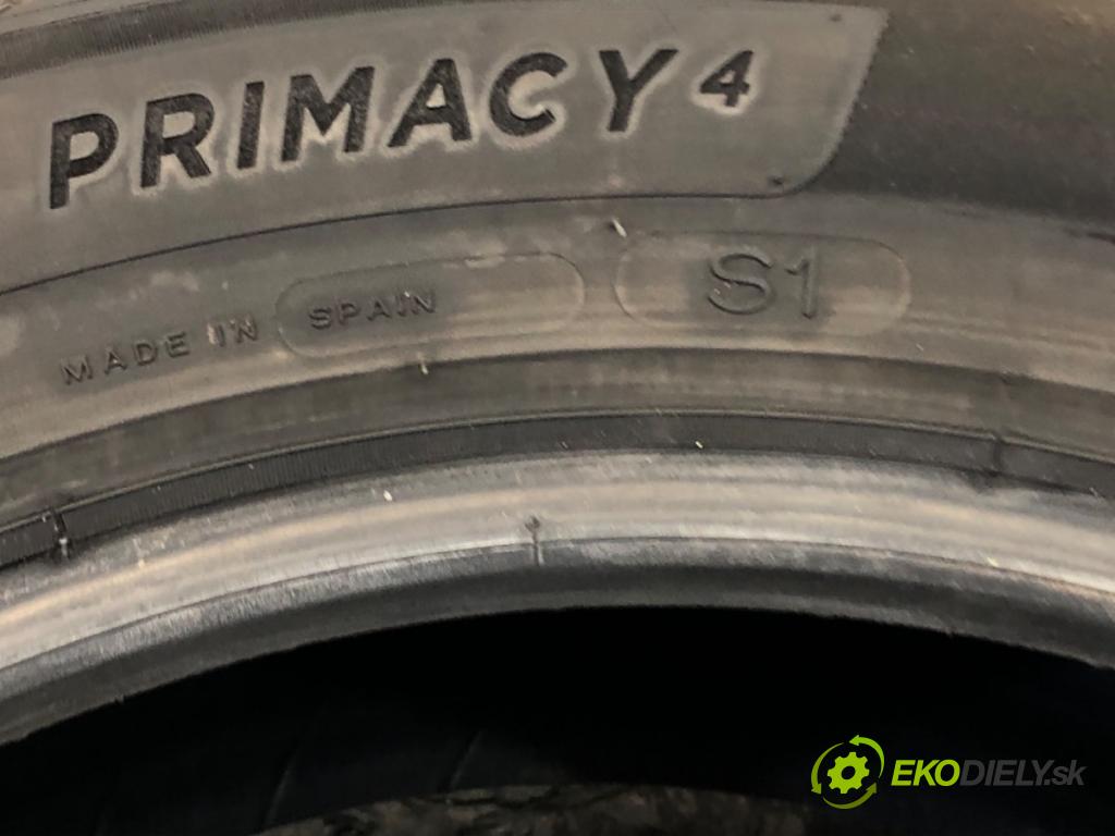 --- ---      PNEUMATIKA: 2X 235/50 19" MICHELIN