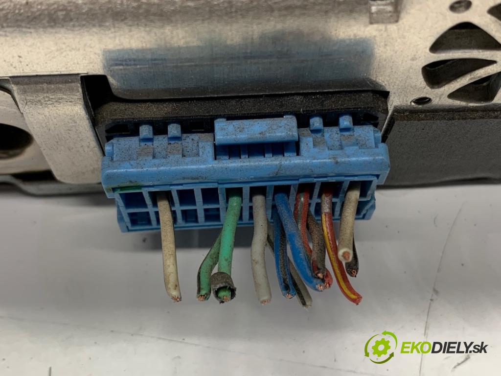 SUZUKI JIMNY III samochód terenowy zamknięty 2009 63 kW 1.5 DDiS 4x4 1461 RADIO 39101-76J82 (Audio zařízení)