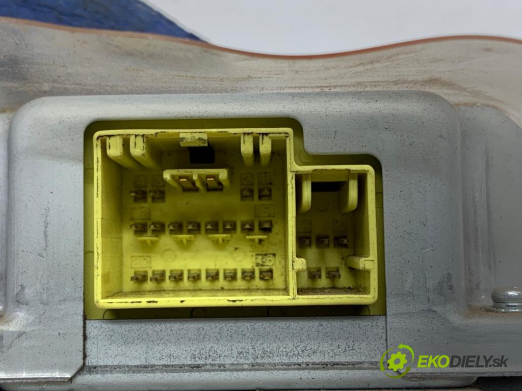 SUZUKI JIMNY III samochód terenowy zamknięty 2009 63 kW 1.5 DDiS 4x4 1461 senzor airbag 38910-84A10 (Snímač)