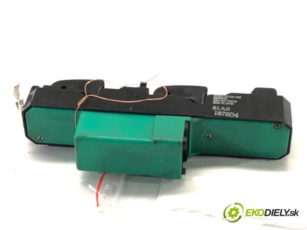 SUZUKI JIMNY III samochód terenowy zamknięty 2009 63 kW 1.5 DDiS 4x4 1461 Prepínač okien 37990-81A20 (Prepínacie páčky pod volantom)