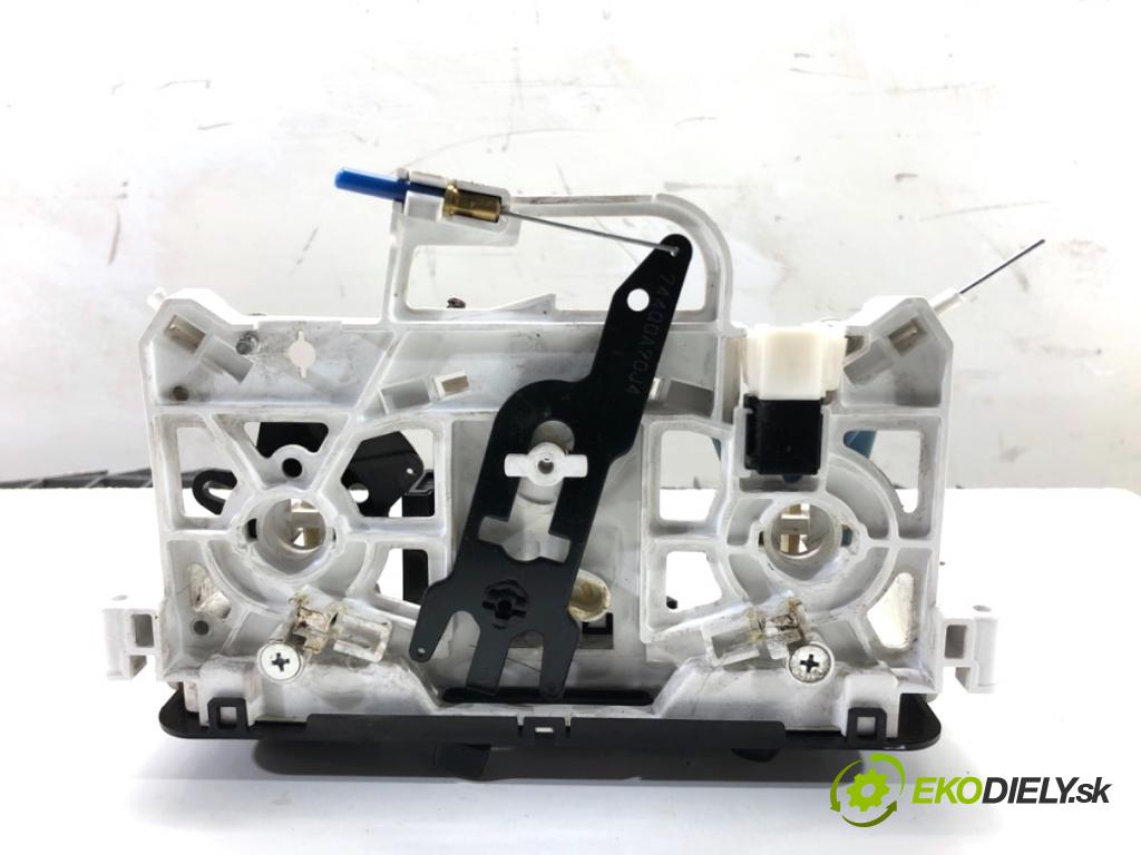 SUZUKI JIMNY III samochód terenowy zamknięty 2009 63 kW 1.5 DDiS 4x4 1461 Panel ovládania kúrenia 74400A70J4 (Prepínacie páčky pod volantom)