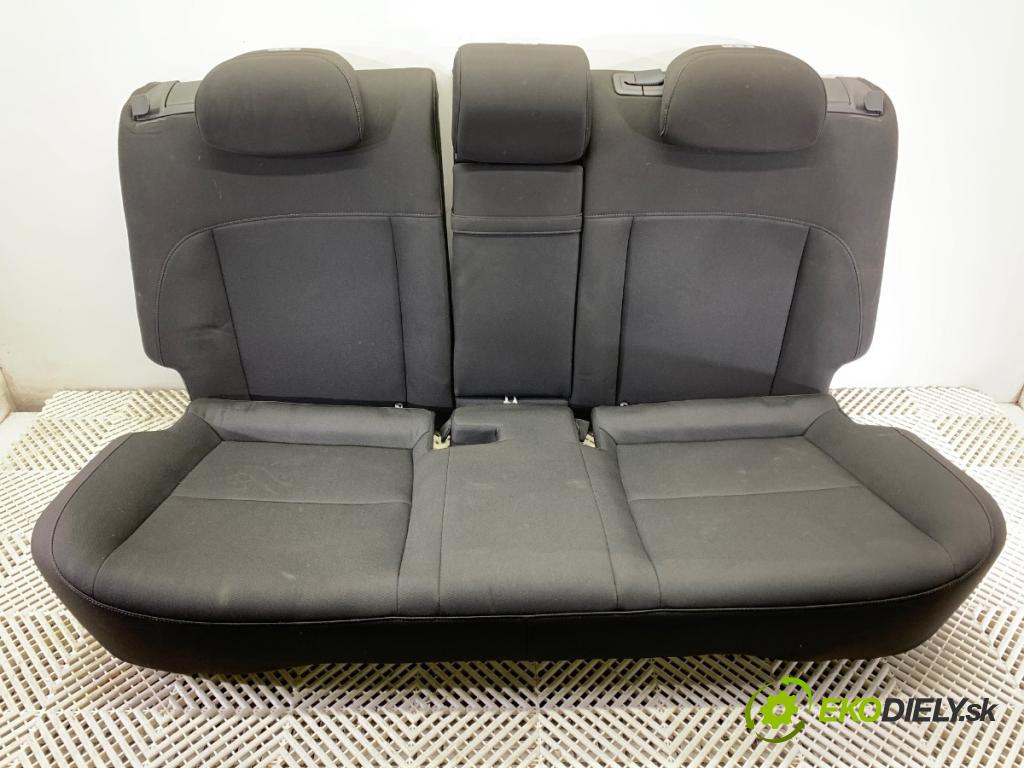 HYUNDAI KONA (SX2)  2025 150 kW EV   (n/d ccm / 150 kW / 204 KM) 0 Sedadlo druhý rad 