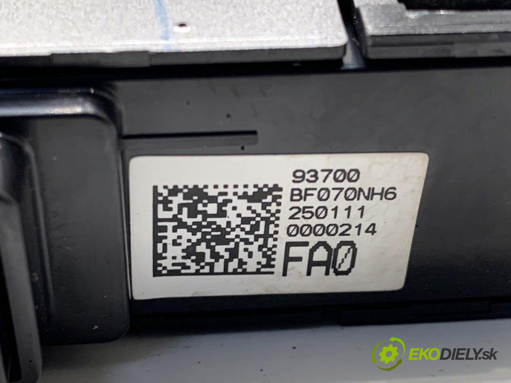 HYUNDAI KONA (SX2)  2025 150 kW EV   (n/d ccm / 150 kW / 204 KM) 0 Prepínač nastavenia svetiel 93700-BF070 (Prepínacie páčky pod volantom)