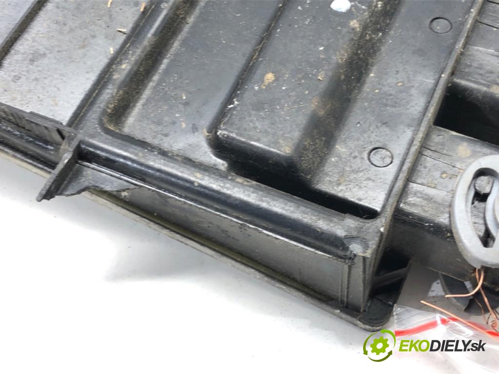 SUZUKI JIMNY III samochód terenowy zamknięty 2009 63 kW 1.5 DDiS 4x4 1461 řídící jednotka motora 8200911570 (Řídicí jednotka)