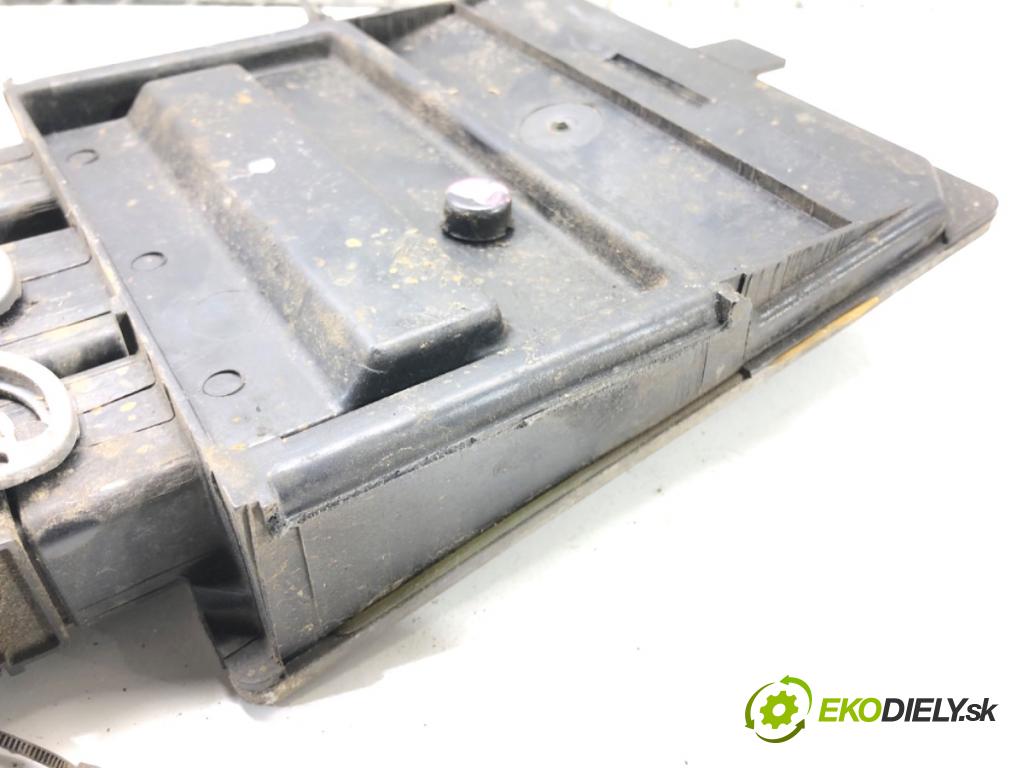 SUZUKI JIMNY III samochód terenowy zamknięty 2009 63 kW 1.5 DDiS 4x4 1461 řídící jednotka motora 8200911570 (Řídicí jednotka)