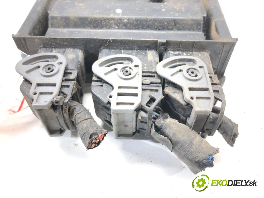 SUZUKI JIMNY III samochód terenowy zamknięty 2009 63 kW 1.5 DDiS 4x4 1461 řídící jednotka motora 8200911570 (Řídicí jednotka)