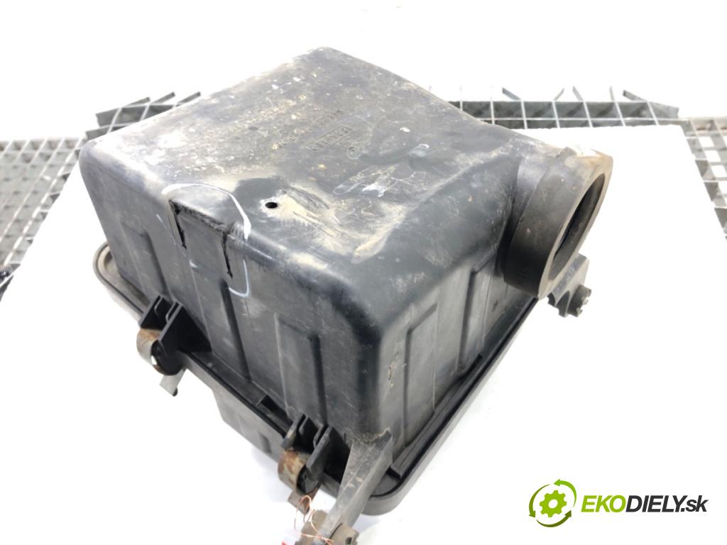 SUZUKI JIMNY III samochód terenowy zamknięty 2009 63 kW 1.5 DDiS 4x4 1461 Obal filtra vzduchu 84A-A02 (Obal vzduchového filtra)