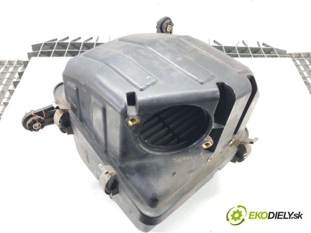 SUZUKI JIMNY III samochód terenowy zamknięty 2009 63 kW 1.5 DDiS 4x4 1461 Obal filtra vzduchu 84A-A02 (Obal vzduchového filtra)