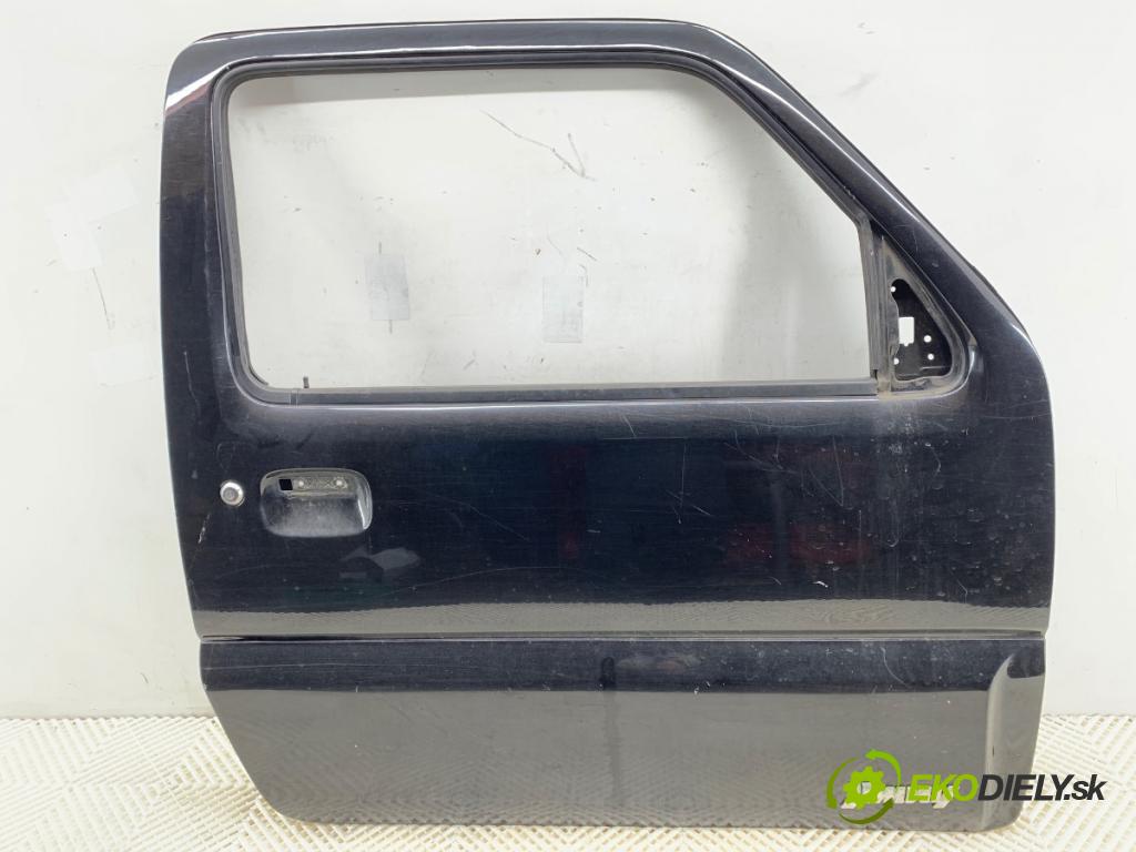 SUZUKI JIMNY III samochód terenowy zamknięty 2009 63 kW 1.5 DDiS 4x4 1461 dveře pravý přední část 