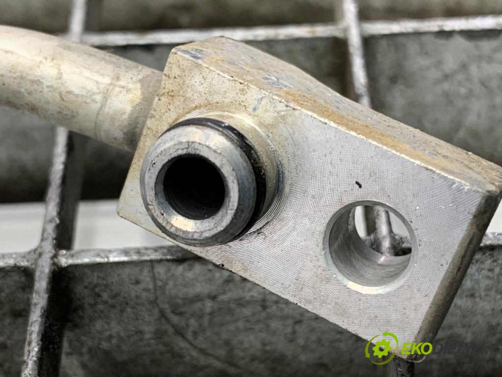 SUZUKI JIMNY III samochód terenowy zamknięty 2009 63 kW 1.5 DDiS 4x4 1461 rúrka klimatizace  (Trubka klimatizace)