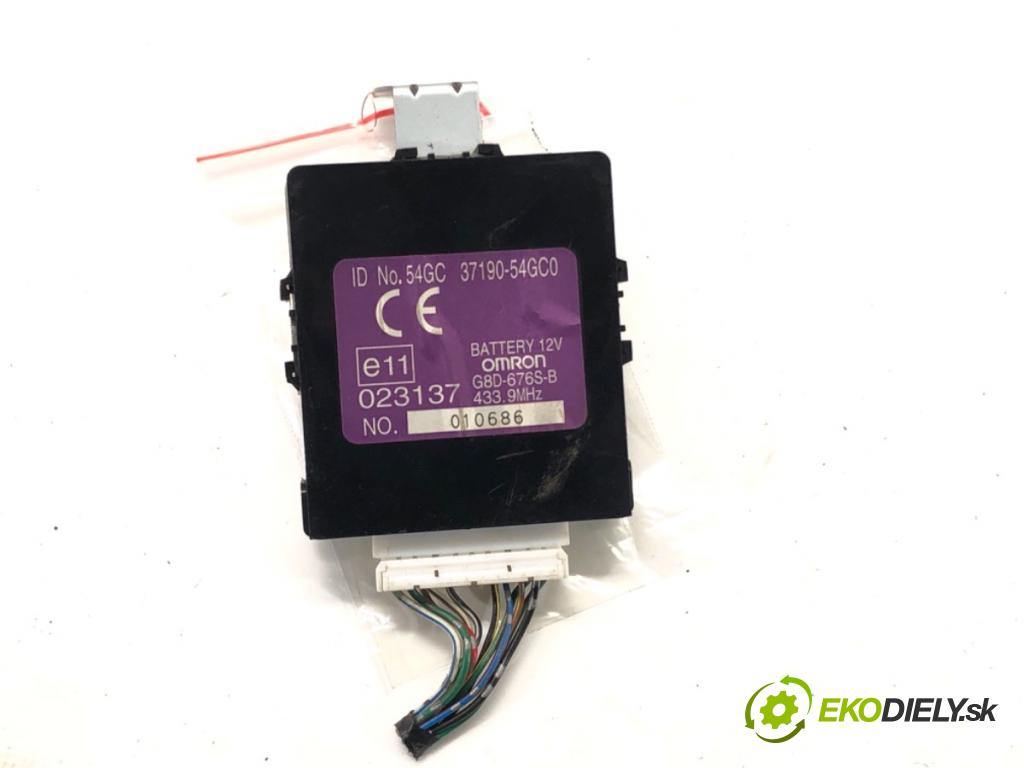 SUZUKI JIMNY III samochód terenowy zamknięty 2009 63 kW 1.5 DDiS 4x4 1461 Modul zámku centrálneho 37190-54GC0 (Riadiaca jednotka centrálneho zámku)