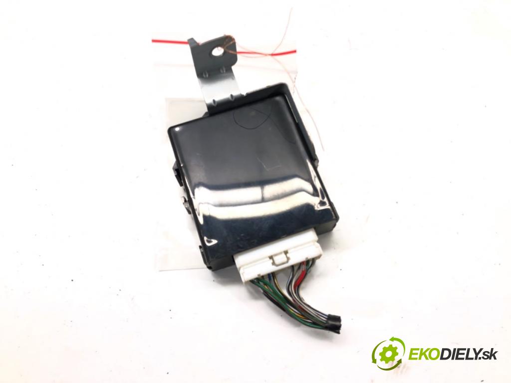 SUZUKI JIMNY III samochód terenowy zamknięty 2009 63 kW 1.5 DDiS 4x4 1461 Modul zámku centrálneho 37190-54GC0 (Riadiaca jednotka centrálneho zámku)