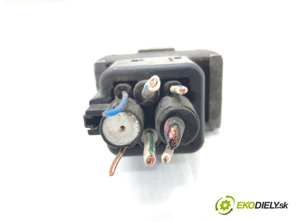 SUZUKI JIMNY III samochód terenowy zamknięty 2009 63 kW 1.5 DDiS 4x4 1461 relé svíček žhavení 7700115078 (Relé)