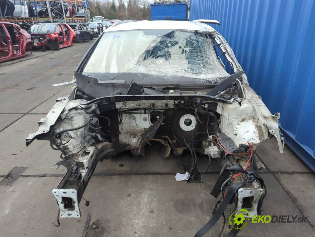 VW PASSAT B8 Kombi 2016 140 kW 2.0 TDI 1968 KAROSERIA ČTVRŤÁK blatník zadní část levý pravý práh střecha PODŁUŻNICA levý pravý