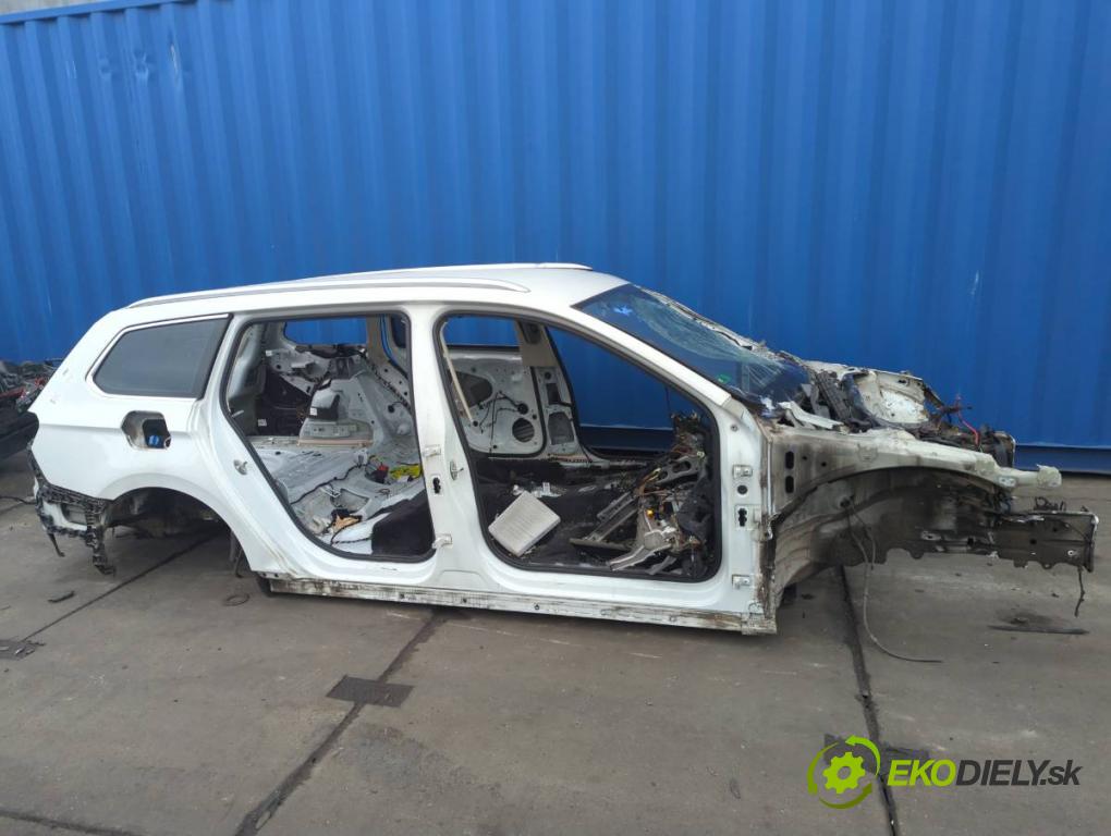 VW PASSAT B8 Kombi 2016 140 kW 2.0 TDI 1968 KAROSERIA ČTVRŤÁK blatník zadní část levý pravý práh střecha PODŁUŻNICA levý pravý