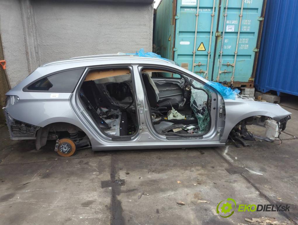 HYUNDAI i30 Kombi 2022 88 kW 1.0 T-GDI 998 KAROSERIA ČTVRŤÁK blatník zadní část levý pravý práh střecha PODŁUŻNICA levý pravý