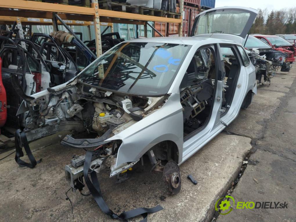 SKODA FABIA III Kombi 2017 77 kW 1.4 TDI 1422 KAROSERIA ČTVRŤÁK blatník zadní část levý pravý práh střecha PODŁUŻNICA levý pravý 