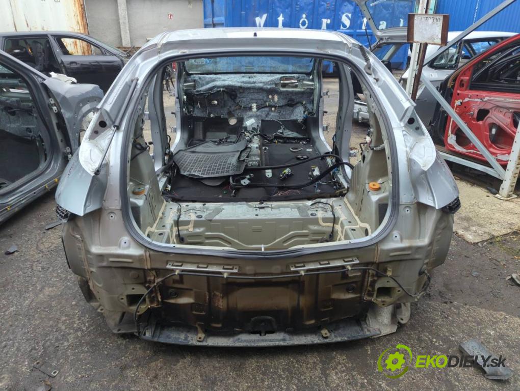 HONDA CIVIC IX liftback 2016 73 kW 1.4 i-VTEC (FK1) 1339 KAROSERIA ČTVRŤÁK blatník zadní část levý pravý práh střecha PODŁUŻNICA levý pravý