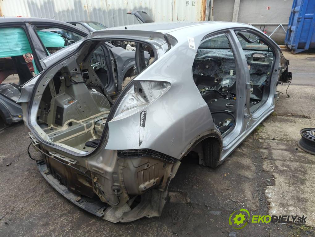 HONDA CIVIC IX liftback 2016 73 kW 1.4 i-VTEC (FK1) 1339 KAROSERIA ČTVRŤÁK blatník zadní část levý pravý práh střecha PODŁUŻNICA levý pravý