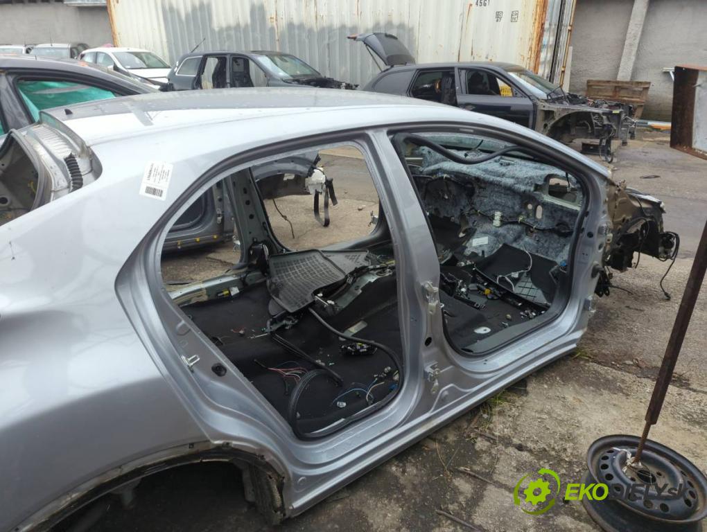HONDA CIVIC IX liftback 2016 73 kW 1.4 i-VTEC (FK1) 1339 KAROSERIA ČTVRŤÁK blatník zadní část levý pravý práh střecha PODŁUŻNICA levý pravý