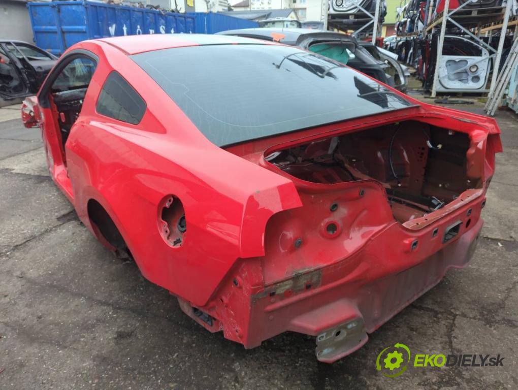 FORD USA MUSTANG V coupe 2014 227 kW 3.7 3726 KAROSERIA ČTVRŤÁK blatník zadní část levý pravý práh střecha PODŁUŻNICA levý pravý