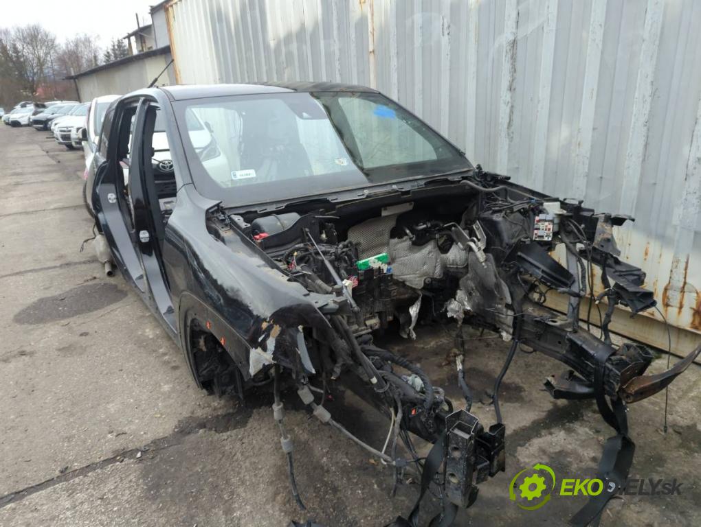 JEEP GRAND CHEROKEE WK SUV 2015 184 kW 3.0 CRD V6 4x4 2987 KAROSERIA ČTVRŤÁK blatník zadní část levý pravý práh střecha PODŁUŻNICA levý pravý 