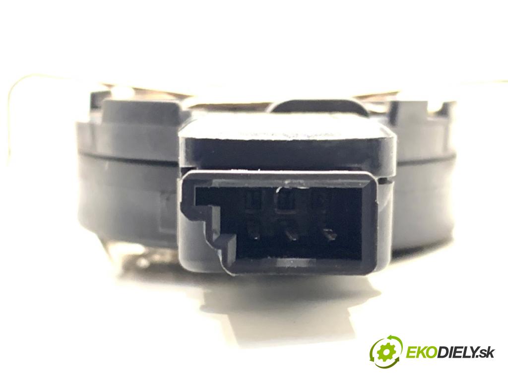 HYUNDAI KONA (SX2)  2025 150 kW EV   (n/d ccm / 150 kW / 204 KM) 0 Snímač dažďa 96000-KL000 (Snímač dažďa)