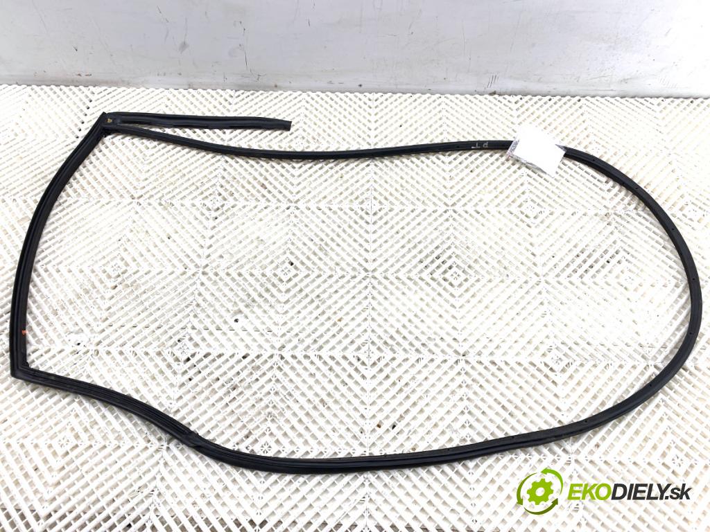 HYUNDAI KONA (SX2)  2025 150 kW EV   (n/d ccm / 150 kW / 204 KM) 0 těsnění dveře zadní část pravá  (Karoserie ostatní)